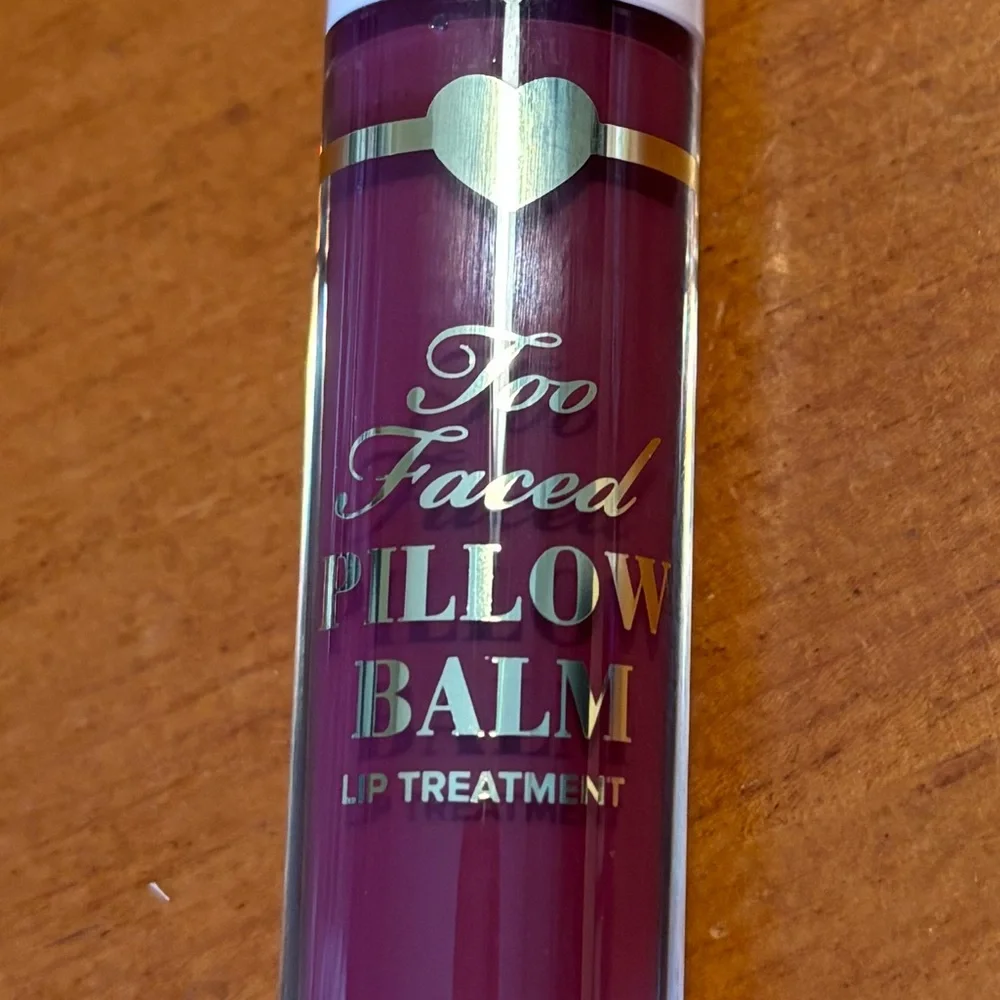 Too Faced Pillow Balm Lip Treatment Berry Jam Kiss